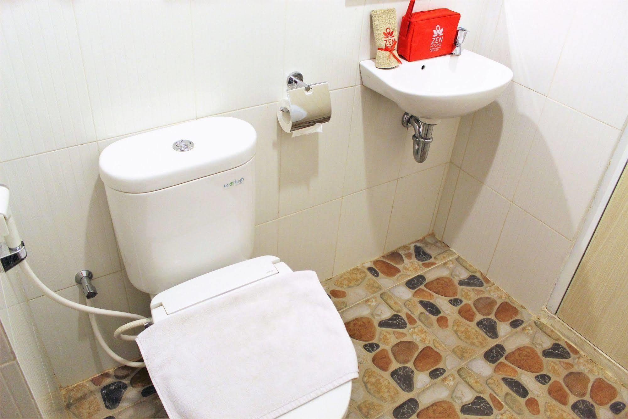 Hotel Zen Pasar Ikan Losari