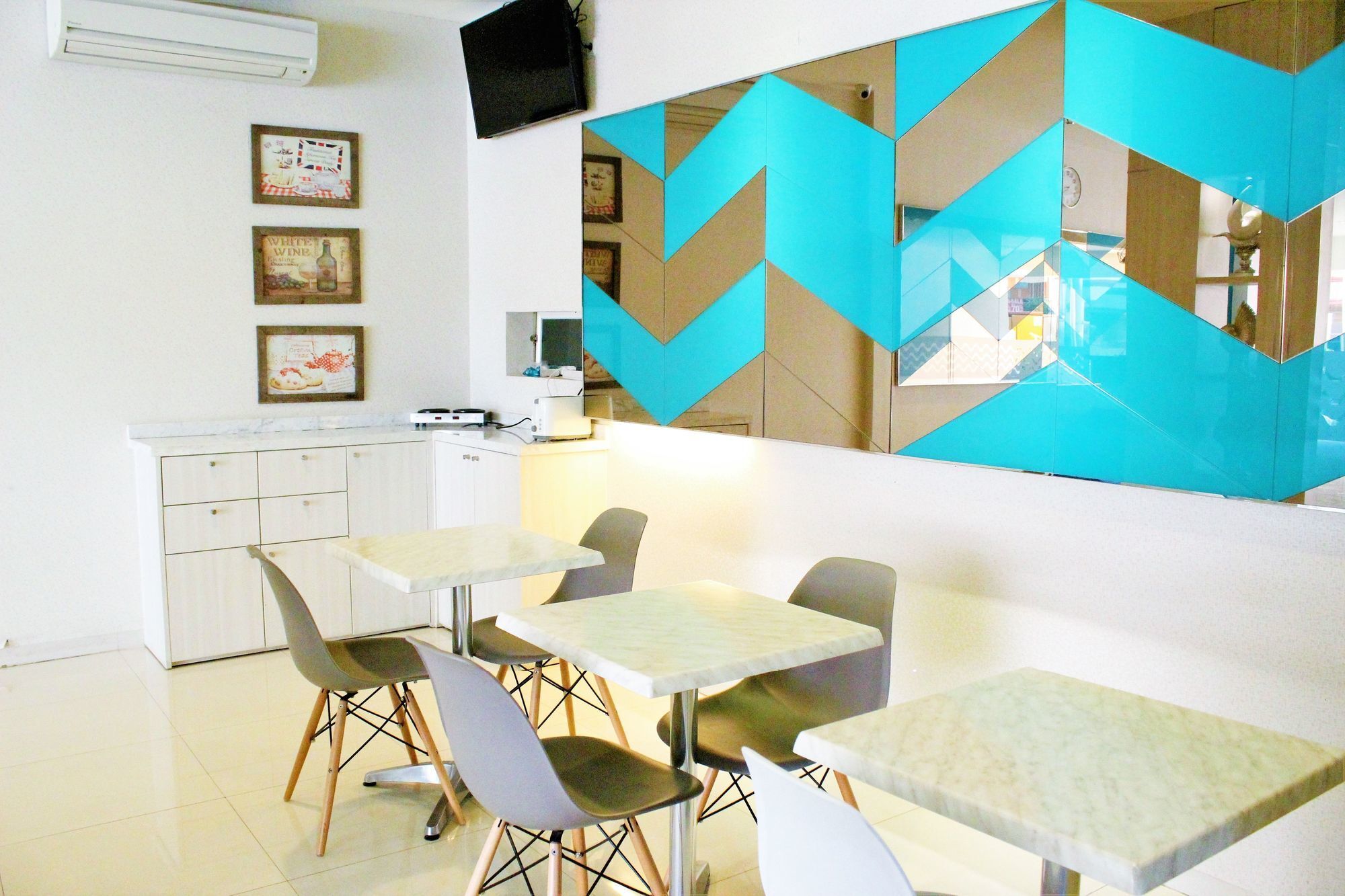 Hotel Zen Pasar Ikan Losari Makassar